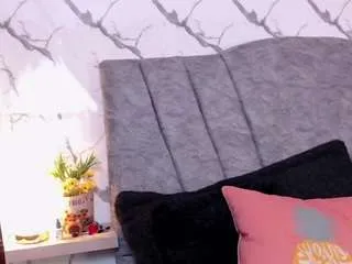 Freechat violetta-hot on CamSoda