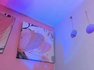 Freechat violetta-nur on CamSoda