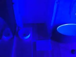 Offline voyeurcam-casa-salsa-bathroom-6 on CamSoda
