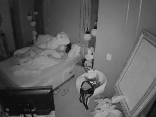 Freechat voyeurcam-casa-salsa-bedroom-10 on CamSoda