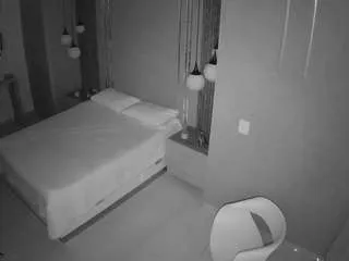 Freechat voyeurcam-casa-salsa-bedroom-10 on CamSoda