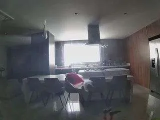 Freechat voyeurcam-casa-salsa-fishtank on CamSoda