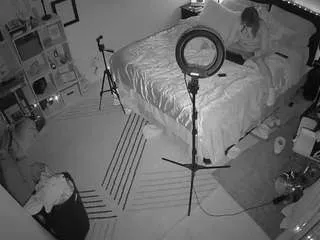 Offline voyeurcam-hornyhostel-01 on CamSoda