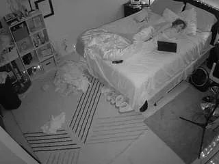 Offline voyeurcam-hornyhostel-01 on CamSoda