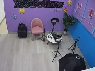 Offline voyeurcam-jb-xfollow on CamSoda