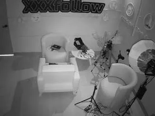 Offline voyeurcam-jb-xfollow on CamSoda