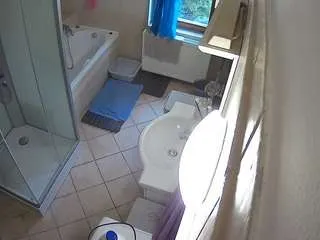 Offline voyeurcam-julmodels-bath-2nd-2 on CamSoda