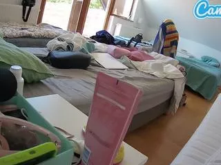 Freechat voyeurcam-julmodels-bed-2 on CamSoda