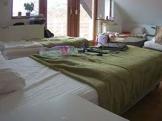 Freechat voyeurcam-julmodels-bed-2 on CamSoda