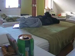 Freechat voyeurcam-julmodels-bed-2 on CamSoda