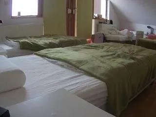 Freechat voyeurcam-julmodels-bed-2 on CamSoda