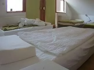 Freechat voyeurcam-julmodels-bed-2 on CamSoda