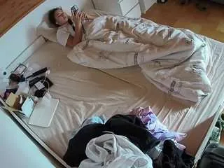 Offline voyeurcam-julmodels-greybed-1 on CamSoda