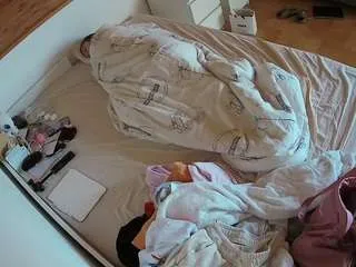 Offline voyeurcam-julmodels-greybed-1 on CamSoda