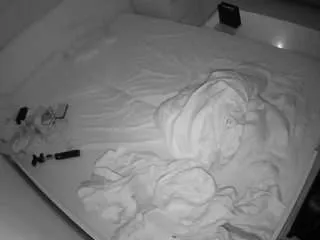 Offline voyeurcam-julmodels-greybed-1 on CamSoda