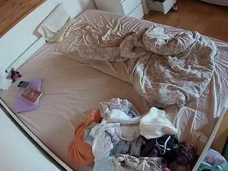 Offline voyeurcam-julmodels-greybed-1 on CamSoda