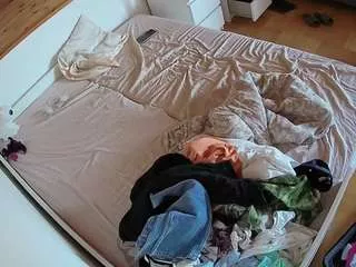 Offline voyeurcam-julmodels-greybed-1 on CamSoda