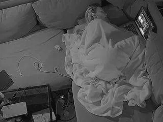 Offline voyeurcam-julmodels-living-7 on CamSoda