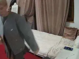 Offline voyeurcam-julmodels-reallife-3 on CamSoda