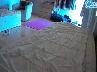 Freechat voyeurcam-julmodels-whitebed-2 on CamSoda