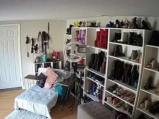 Freechat voyeurcam-missoliviablack-03 on CamSoda