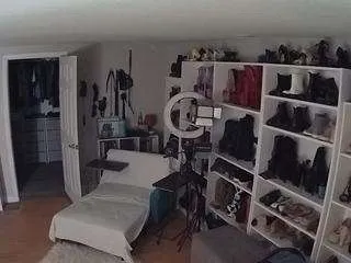 Freechat voyeurcam-missoliviablack-03 on CamSoda