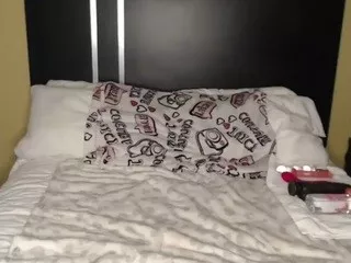 Offline yasminayazzie on CamSoda