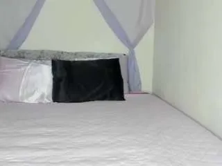 Offline yasminayazzie on CamSoda