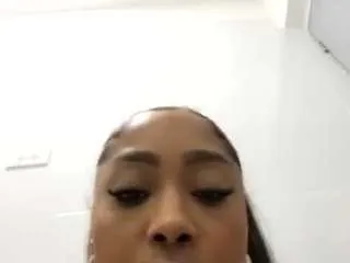 Offline yettzaretth on CamSoda