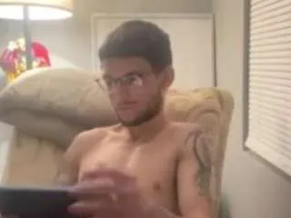 Freechat youngkubenski215 on CamSoda