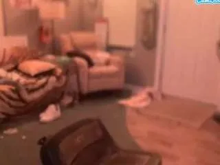 Freechat youngkubenski215 on CamSoda