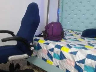 Offline yuliet-latin69 on CamSoda