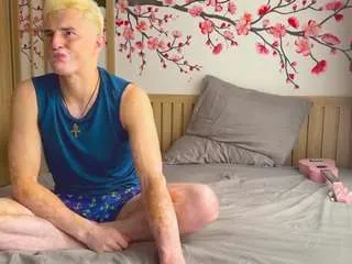 Offline yummygh504 on CamSoda