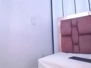 Freechat zenda-evans on CamSoda