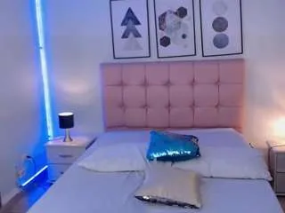 Offline zoe-jones13 on CamSoda