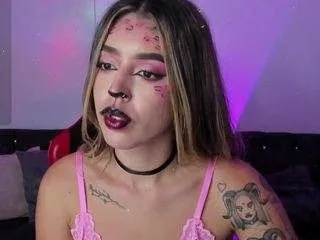 Freechat zoee-jackson on CamSoda