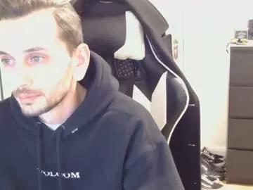 2323gary from Chaturbate