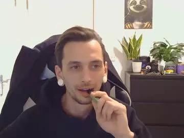 2323gary from Chaturbate