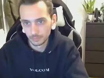 2323gary from Chaturbate
