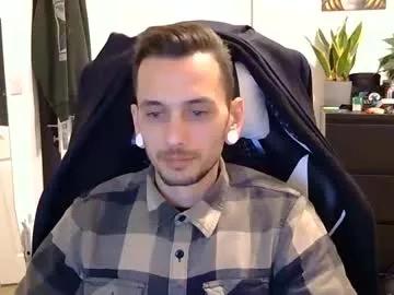 2323gary from Chaturbate