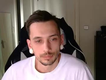 2323gary from Chaturbate
