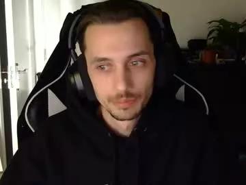 2323gary from Chaturbate