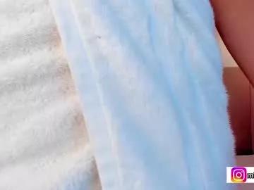 _e_m_m_a_1 from Chaturbate
