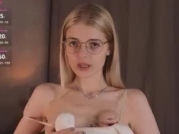 _luckybet_ from Chaturbate