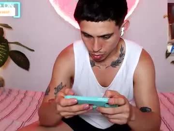 aaron_manuel from Chaturbate