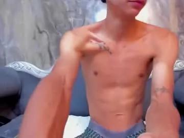 aaron_whitee_ from Chaturbate