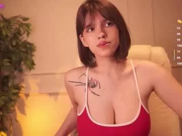 adalyn_glow from Chaturbate