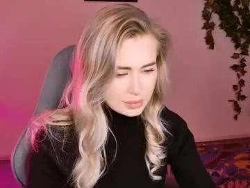 Adelloyss from Chaturbate
