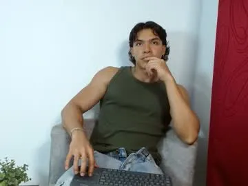 Freechat adriel_escalante on Chaturbate