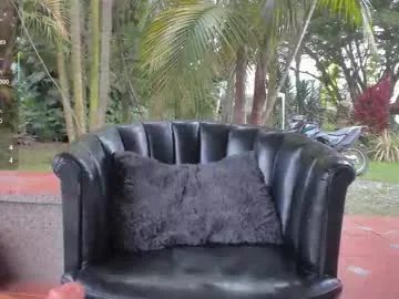 Freechat alicemrtnzz on Chaturbate